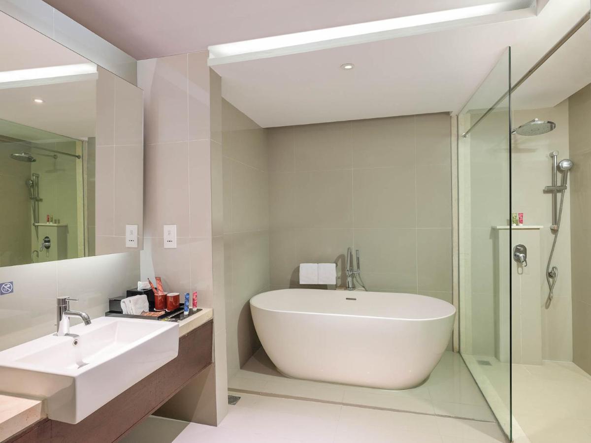 The Alana Yogyakarta Hotel And Convention Center Sleman  Zewnętrze zdjęcie