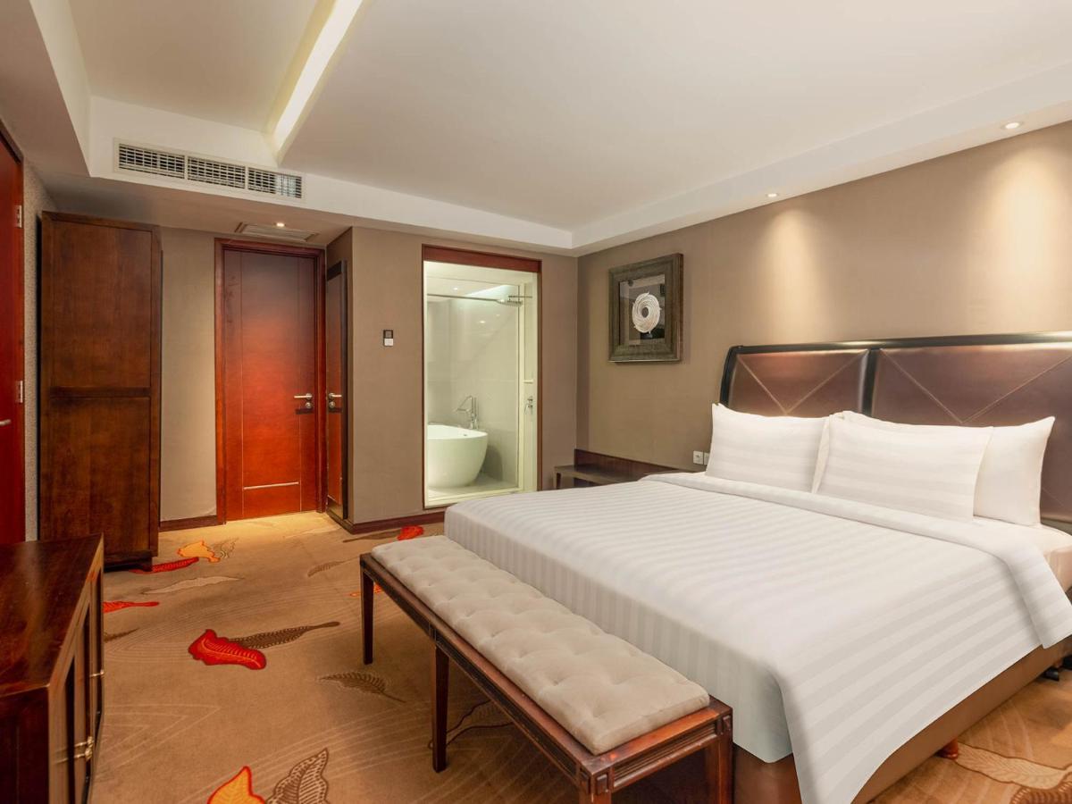 The Alana Yogyakarta Hotel And Convention Center Sleman  Zewnętrze zdjęcie